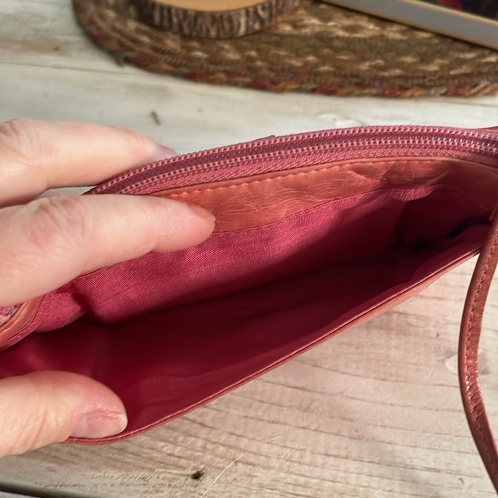 HOBO INTERNATIONAL BABY PINK WALLET - Picture 6 of 8